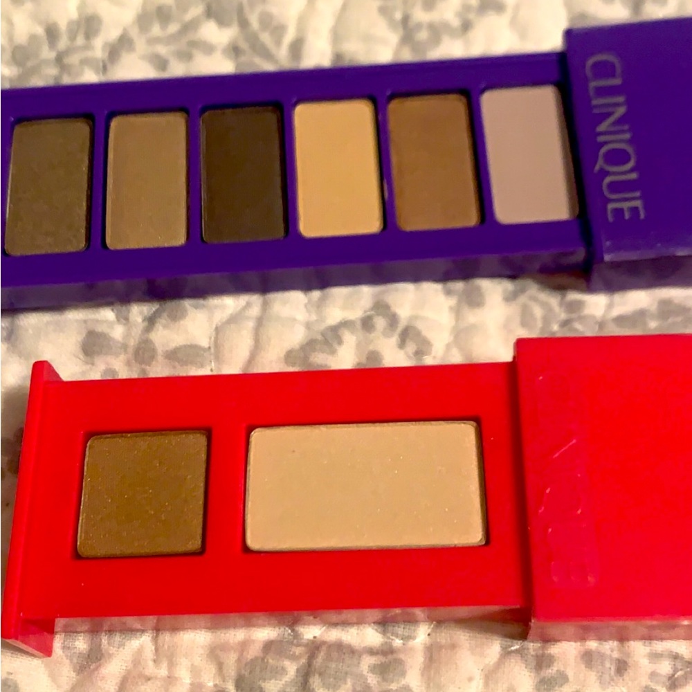 SET OF 2 Clinique eyeshadows